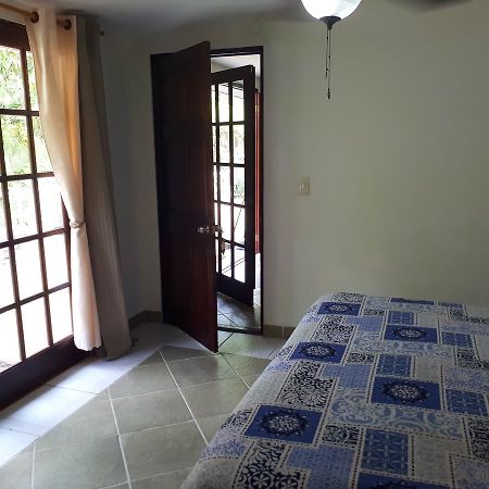 Hibiscus House Bed And Breakfast Contadora Island Экстерьер фото