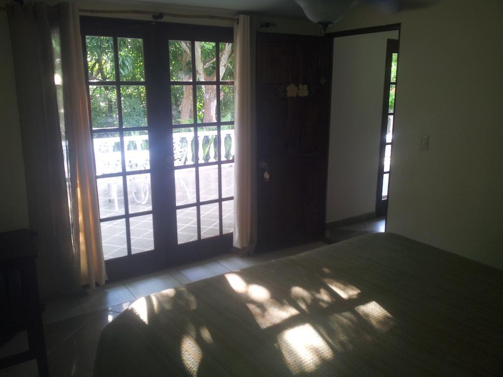 Hibiscus House Bed And Breakfast Contadora Island Номер фото