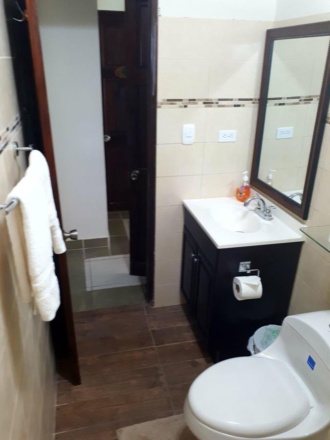 Hibiscus House Bed And Breakfast Contadora Island Экстерьер фото