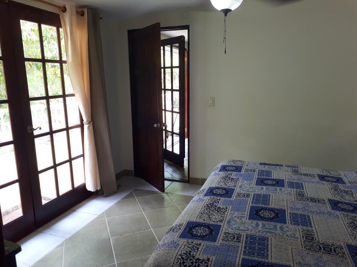 Hibiscus House Bed And Breakfast Contadora Island Экстерьер фото
