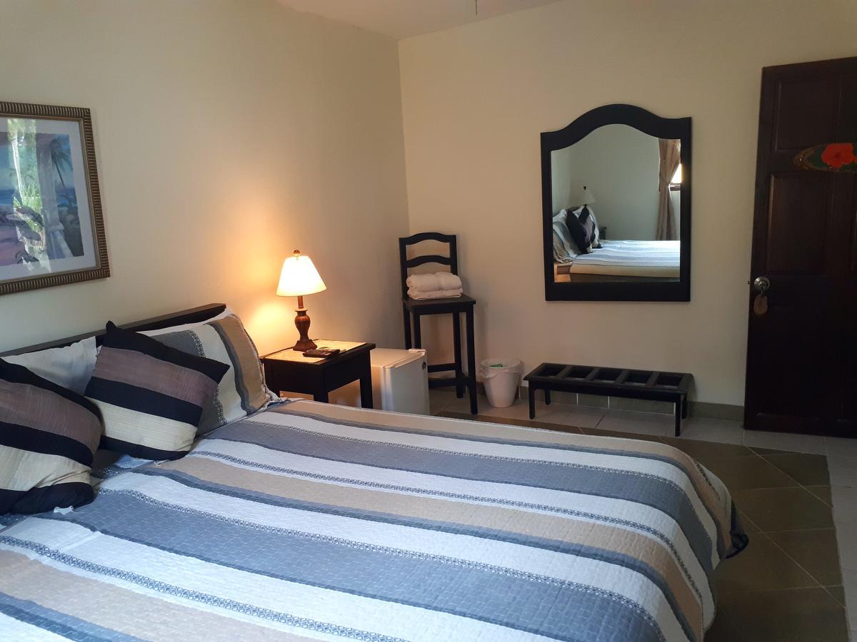 Hibiscus House Bed And Breakfast Contadora Island Экстерьер фото