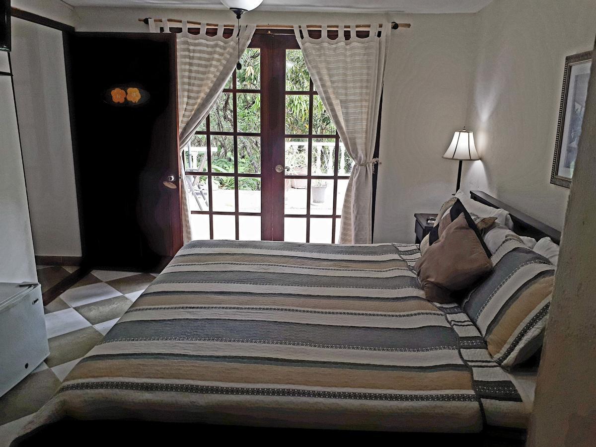 Hibiscus House Bed And Breakfast Contadora Island Экстерьер фото