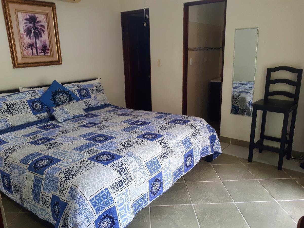 Hibiscus House Bed And Breakfast Contadora Island Экстерьер фото